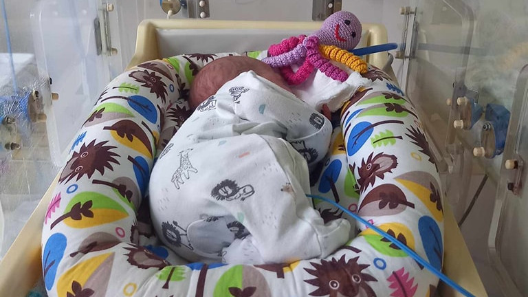 Újabb újszülöttet hagytak a szolnoki Hetényi Géza Kórház babamentő inkubátorában.