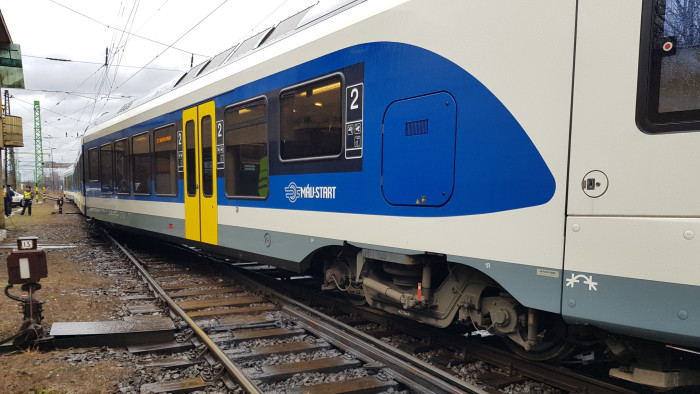 A szlovákiai baleset miatt pénteken is változik egyes vonatok közlekedése