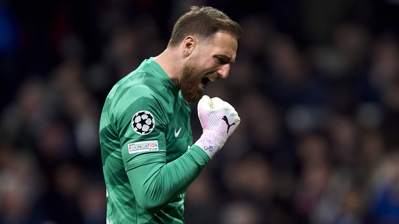 MADRID, SPAIN - MARCH 13: Jan Oblak of Atletico de Madrid reacts during the UEFA Champions League 2023/24 round of 16 second leg match between Atletico Madrid and FC Internazionale at Civitas Metropolitano Stadium on March 13, 2024 in Madrid, Spain. (Photo by Diego Souto/Getty Images)