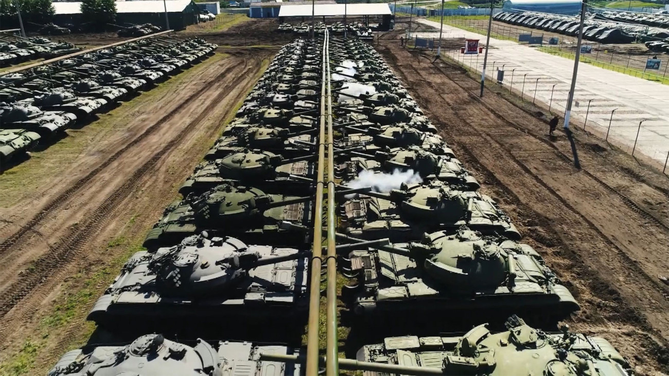 Letárolt orosz harckocsik. Forrás: Moscow Times