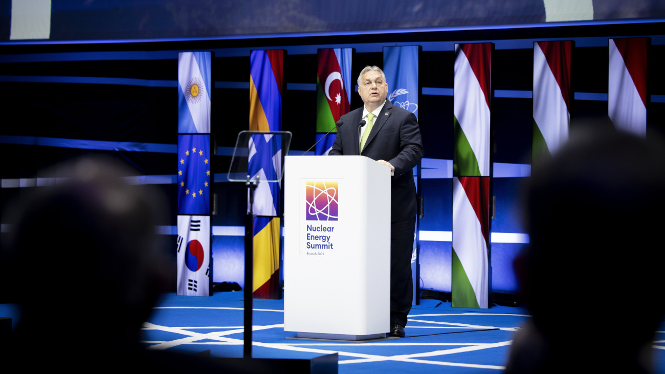 A Miniszterelnöki Sajtóiroda által közreadott képen Orbán Viktor kormányfő felszólal az Európai Nukleáris Szövetség első csúcstalálkozóján Brüsszelben 2024. március 21-én.