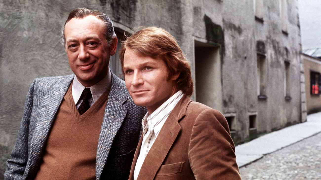 German actors Horst Tappert (l) and Fritz Wepper (r), both acting in the crime series Derrick, in August 1973. (Photo by Goebel/picture alliance via Getty Images)