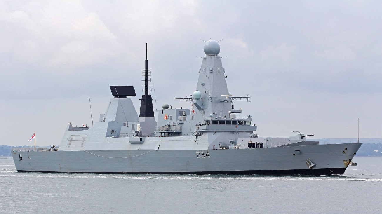 A brit királyi haditengerészet HMS Diamond irányított rakétás, légvédelmi rombolója. Forrás: Wikipédia