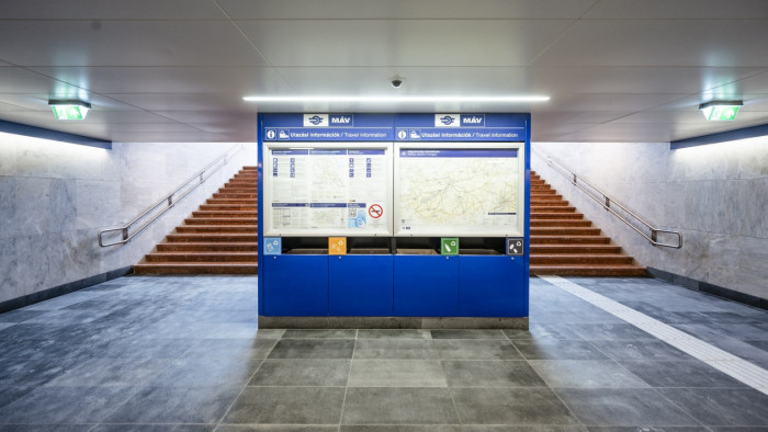 Megnyílt a Nyugati pályaudvaron a felújított keresztaluljáró