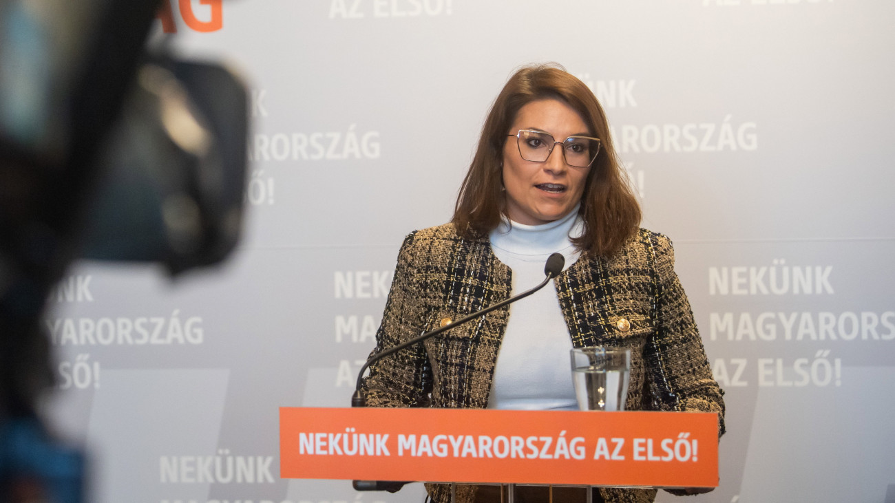 Illés Boglárka, az Országgyűlés európai ügyek bizottságának fideszes alelnöke a bizottság ülése utáni sajtótájékoztatón az Országházban 2024. március 27-én.