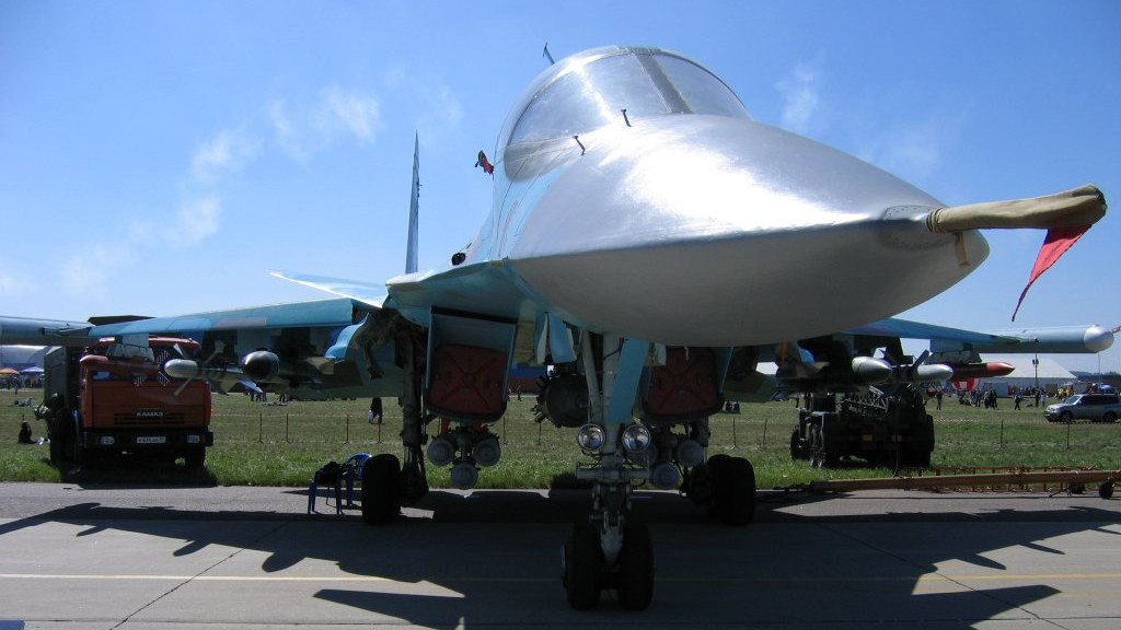 Szu-34 orosz csapásmérő repülőgép. Forrás: Wikipédia