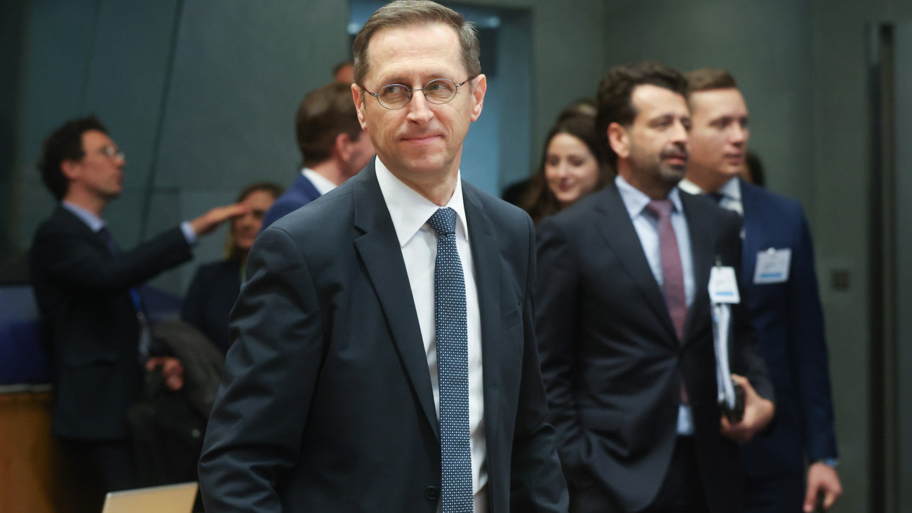Varga Mihály pénzügyminiszter az euróövezet pénzügyminisztereit tömörítő Eurócsoport luxembourgi ülésén 2024. április 11-én.