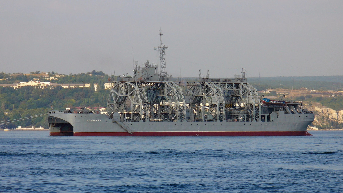 Kommuna, orosz tengeri mentőhajó. Forrás: Wikipédia