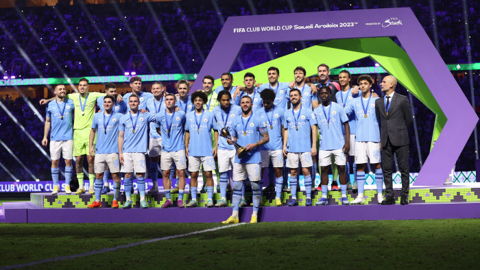 Egy nappal a kupadöntős vereség után tízezrek ünneplték a Cityt