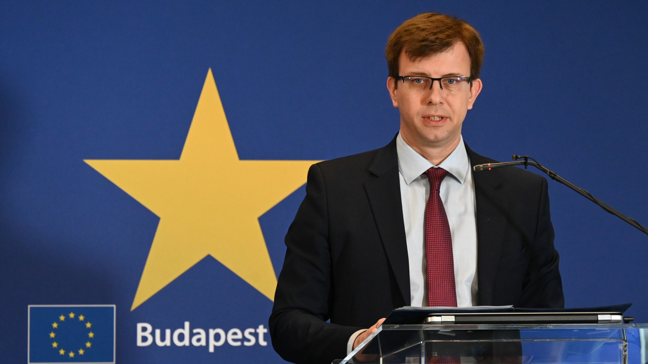 Bóka János európai uniós ügyekért felelős miniszter előadást tart a Magyar Közgazdasági Társaság 20 éve az EU-ban címmel rendezett konferenciáján a budapesti Európa Pontban 2024. április 22-én.