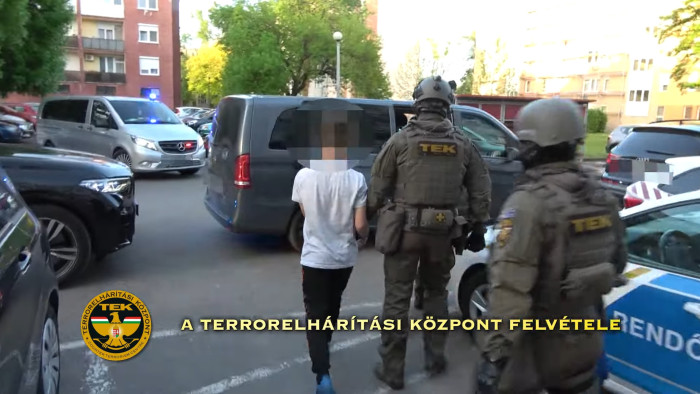 Bevallotta a mecsetrobbantással fenyegetőző magyar fiatal, hogy mire vágyott