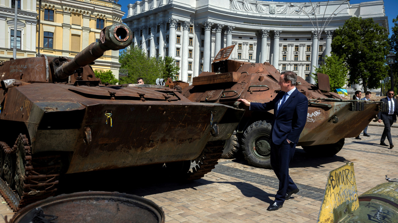 KYIV, UKRAINE - MAY 2: Britains Foreign Secretary David Cameron walks past a display of destroyed Russian military vehicles in Saint Michaels Square, amid Russias attack on Ukraine on May 2, 2024 in Kyiv, Ukraine. (Photo by Thomas Peter-Pool/Getty Images)
