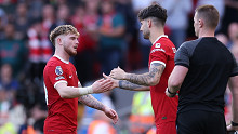 A Liverpool középpályása már Spanyolországban várja, hogy aláírhasson