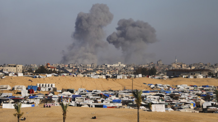 A Hamász felfüggeszti a tűzszüneti tárgyalásokat a rafahi csapás miatt