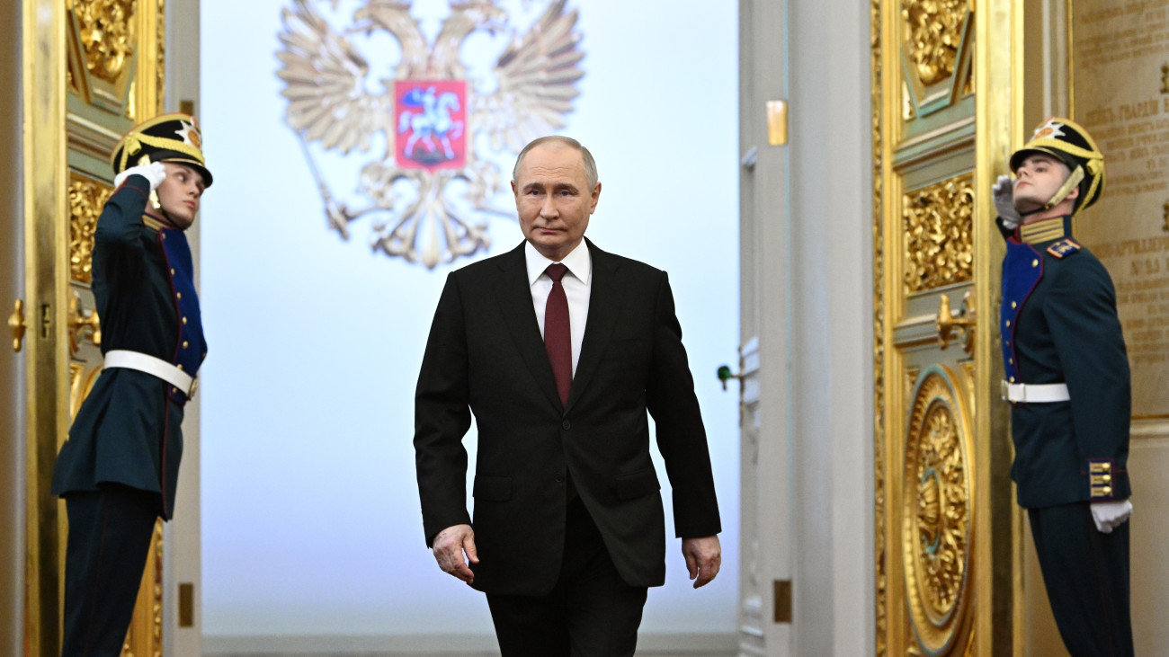 Kinevezte az új kormányát Vlagyimir Putyin