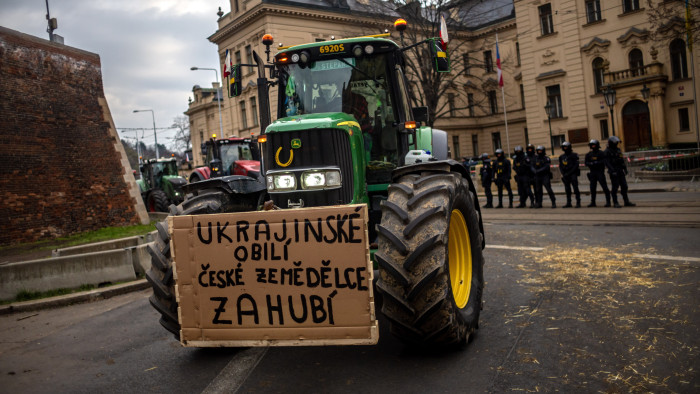 Halasztják kormányellenes tüntetésüket a cseh gazdák