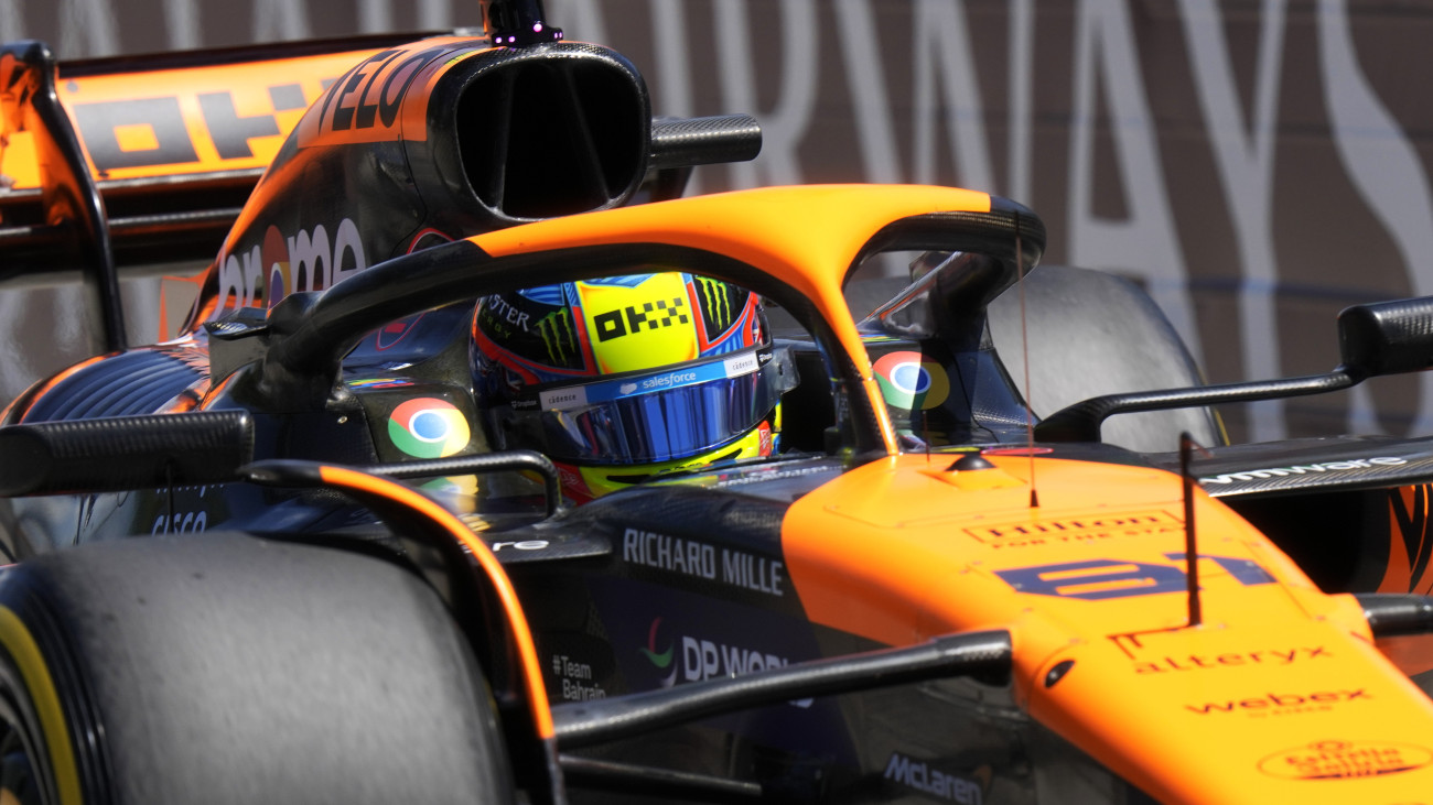 Oscar Piastri, a McLaren ausztrál versenyzője a Forma-1-es autós gyorsasági világbajnokság első szabadedzésén az Emilia Romagna Nagydíjának otthont adó imolai pályán 2024. május 17-én. A futamot május 19-én rendezik.