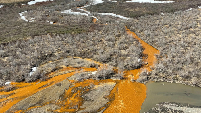 Aggasztó jelenség Alaszkában: rozsdásodnak a folyók