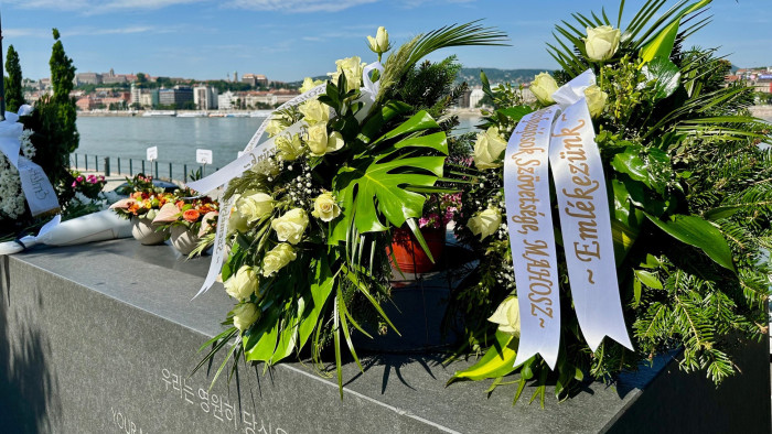 A két súlyos dunai hajóbaleset áldozataira emlékeztek - képek