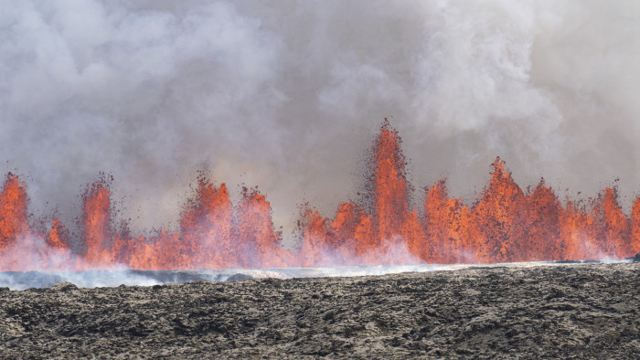 Több száz turistát kellett kivinni, ismét vulkánkitörés volt Izlandon