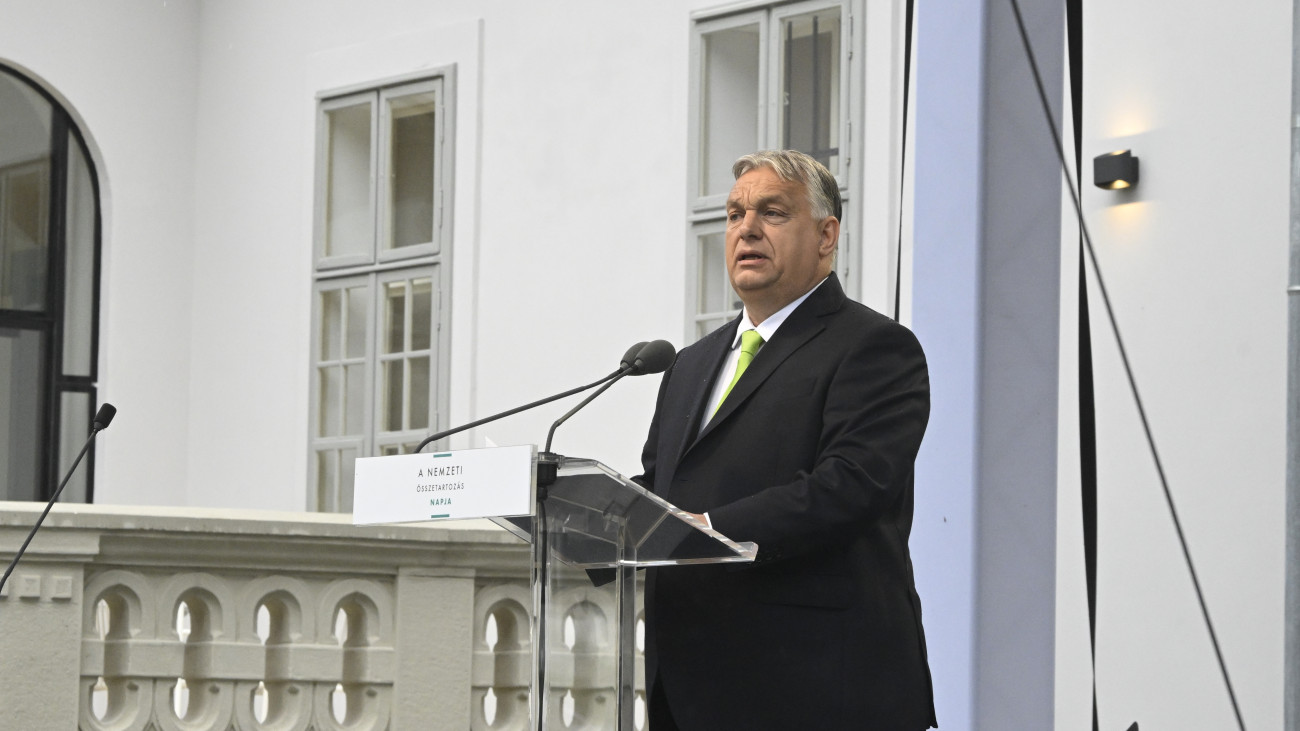 Orbán Viktor miniszterelnök beszédet mond a felújított geszti Tisza-kastély avatásán a nemzeti összetartozás napján, 2024. június 4-én.