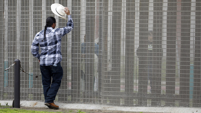 Fordított migráció: sok latinó azért fizet, hogy hazajusson az Egyesült Államokból