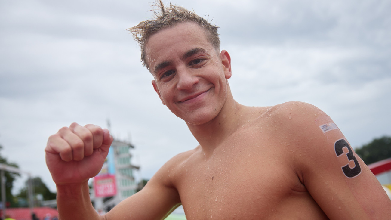 A bronzérmes Bethlehem Dávid a férfi nyíltvízi úszók 10 kilométeres versenye után a belgrádi vizes Európa-bajnokságon 2024. június 12-én.