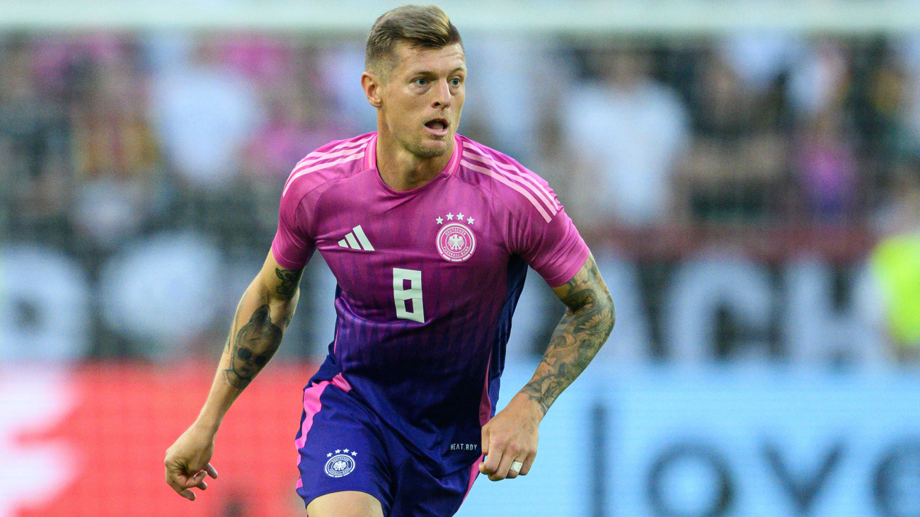 MOENCHENGLADBACH, GERMANY - JUNE 07: Toni Kroos of Germany controls the ball during the international friendly match between Germany and Greece at Borussia Park Stadium on June 07, 2024 in Moenchengladbach, Germany. (Photo by Lukas Schulze - GES Sportfoto/Getty Images)