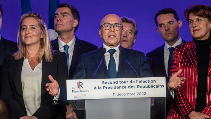 Kizárták a pártelnököt a Köztársaságiak, éleződik a francia belpolitikai helyzet