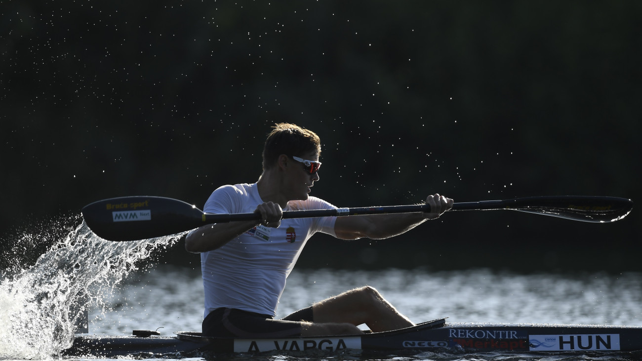 Varga Ádám a férfi kajak egyesek 1000 méteres előfutamában az olimpiai kvalifikációs kajak-kenu világbajnokságon Duisburgban 2023. augusztus 23-án.