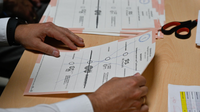 Újraszámlálás utáni bejelentés: Karácsony Gergely 41 vokssal nyert