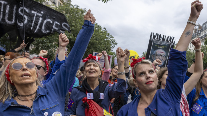 Tömegtüntetések Marine Le Pen pártja ellen