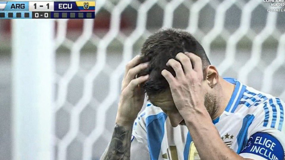 Lionel Messi megpróbált panenkázni, de rajtavesztett – videó