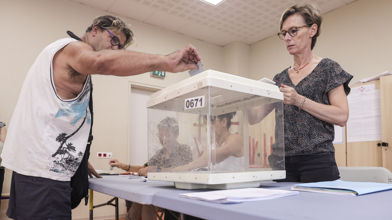 Megjött az első exit-poll a francia választásról