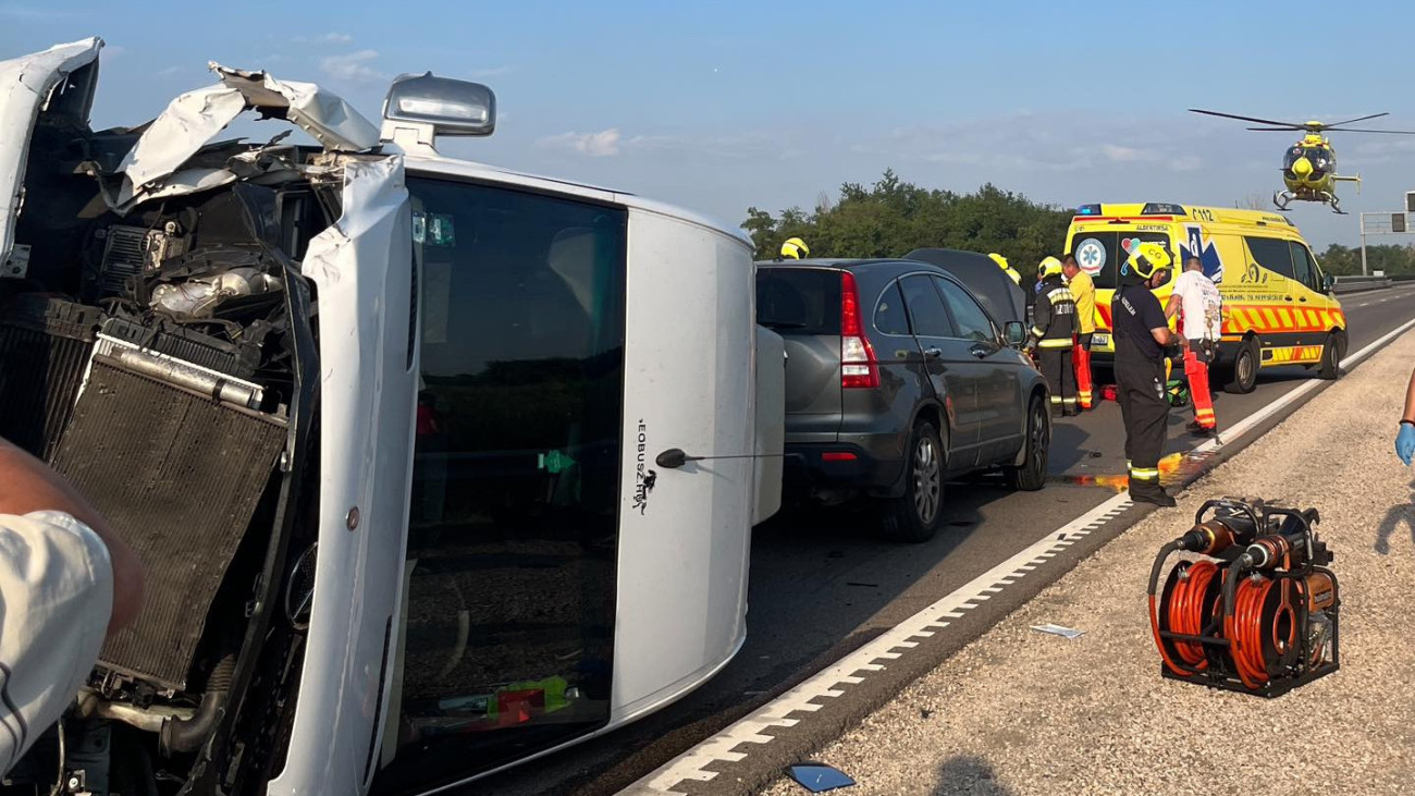 "Az isteni gondviselés volt velünk" - súlyos balesetet szenvedett a magyar sztárzenekar