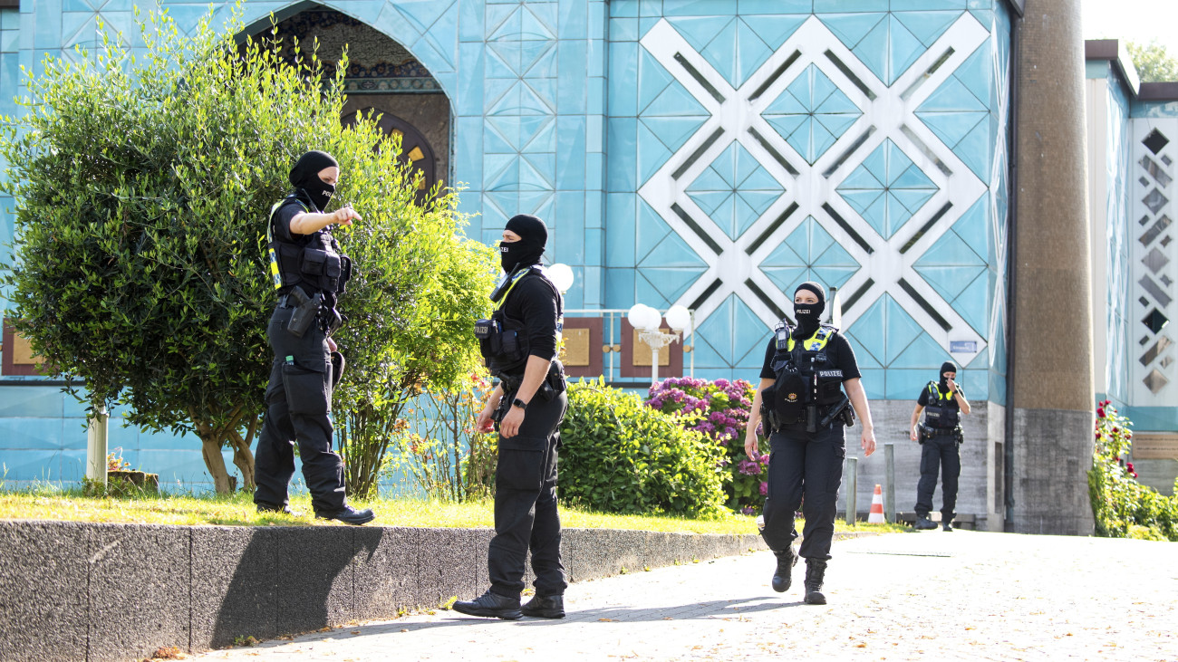 Rajtaütés Németországban: iszlám központokra csapott le a rendőrség több tartományban is