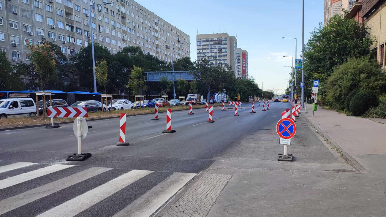 Mesteri időzítés: a Sziget Fesztivál idején bontották fel a legfontosabb odavezető utat