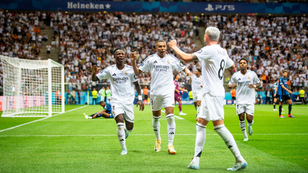 WARSAW, POLAND - AUGUST 14: Federico Valverde of Real Madrid celebrates after scoring for 1:0 during the UEFA Super Cup 2024 match between Real Madrid and Atalanta BC at National Stadium on August 14, 2024 in Warsaw, Poland. (Photo by Mateusz Slodkowski/Getty Images)