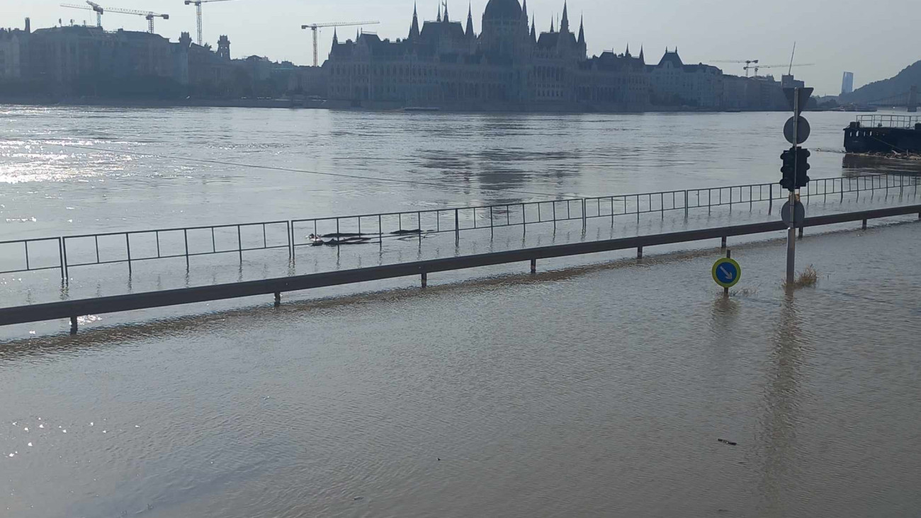 Jön a tetőzések időszaka - árvízi hírek csütörtökön