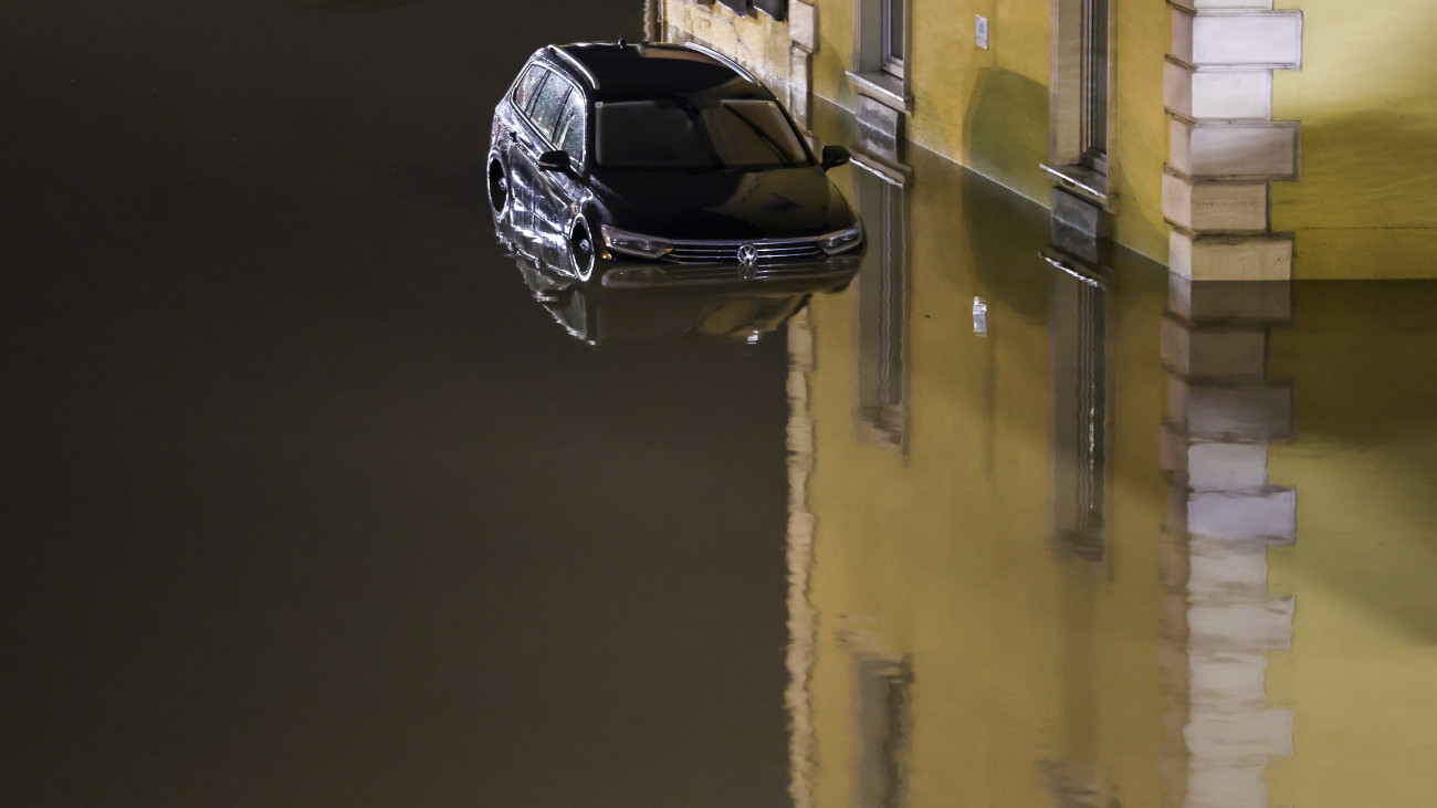 16 September 2024, Austria, St. PĂślten: At St. PĂślten Alpenbahnhof station, a car is standing in flood water after rainfall. Photo: Christoph Reichwein/dpa (Photo by Christoph Reichwein/picture alliance via Getty Images)