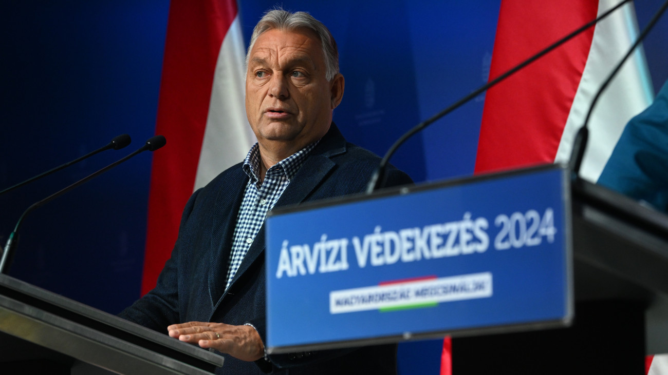 Orbán Viktor miniszterelnök az árvíz elleni védekezésről tartott sajtótájékoztatón a Miniszterelnöki Kabinetiroda sajtótermében 2024. szeptember 19-én.