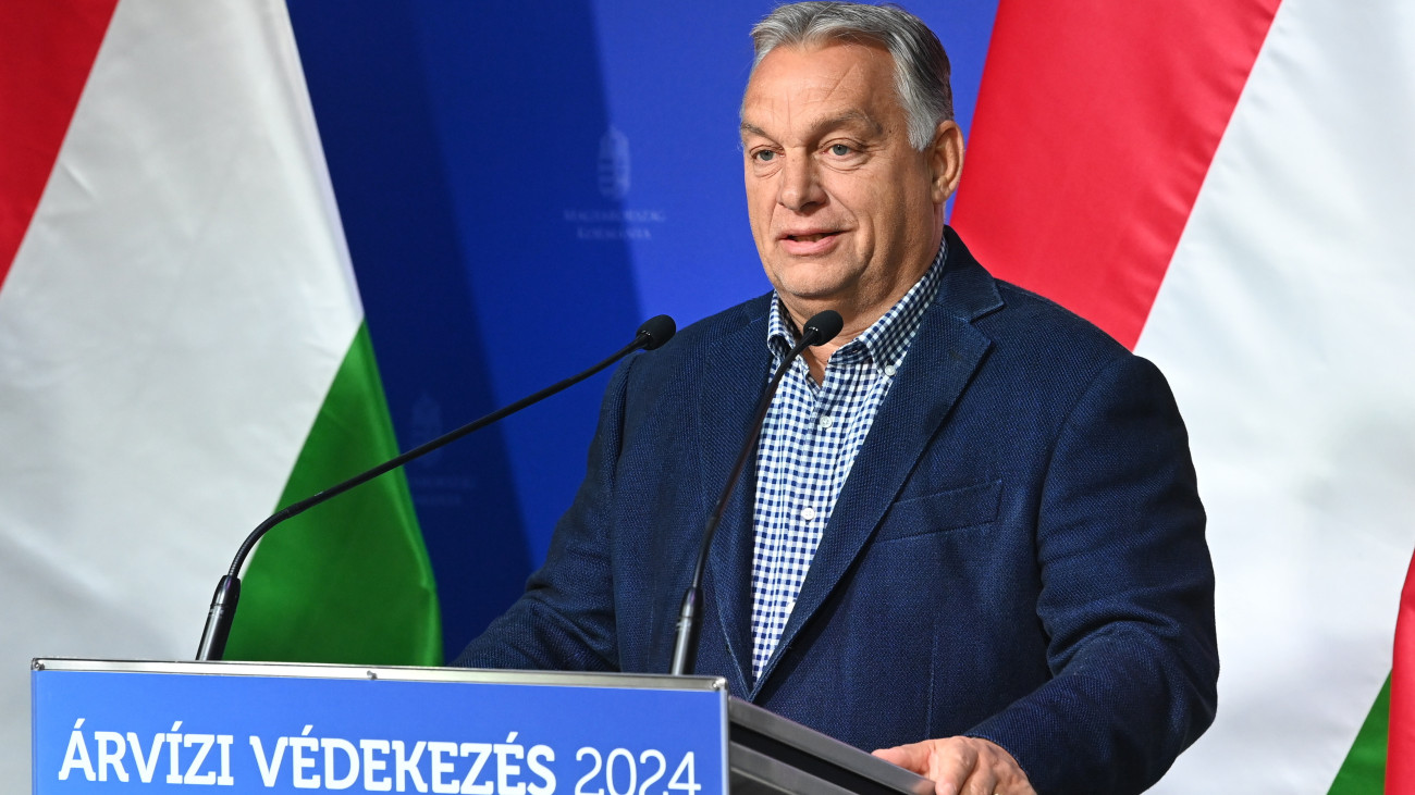 Orbán Viktor miniszterelnök az árvíz elleni védekezésről tartott sajtótájékoztatón a Miniszterelnöki Kabinetiroda sajtótermében 2024. szeptember 23-án.