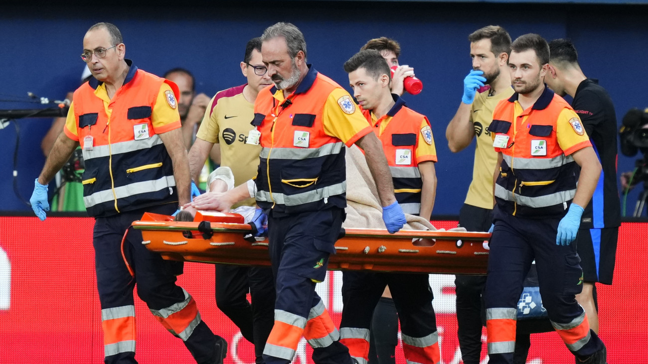 Marc-Andre ter Stegen goalkeeper of Barcelona and Germany lies injured on the pitch during the LaLiga match between Villarreal CF and FC Barcelona  at Estadio de la Ceramica on September 22, 2024 in Villarreal, Spain.  (Photo by Jose Breton/Pics Action/NurPhoto via Getty Images)