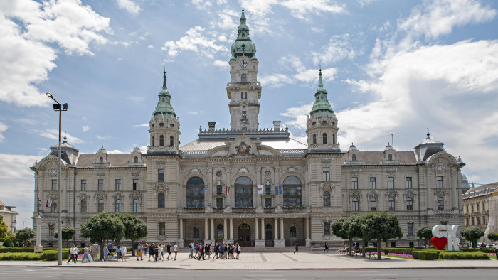 Október elsején véget ér az önkormányzati interregnum