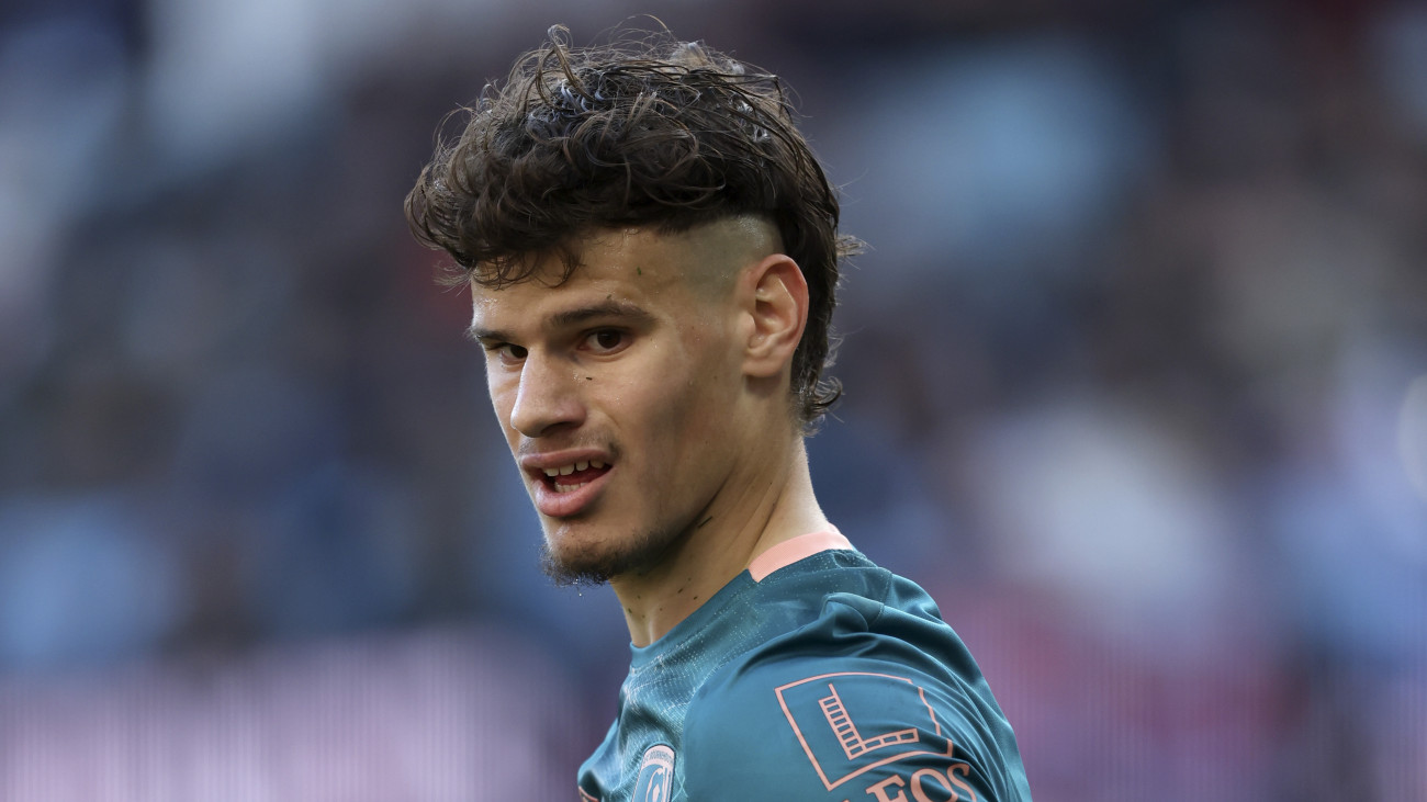 BIRMINGHAM, ENGLAND - OCTOBER 26: Milos Kerkez of AFC Bournemouth in action during the Premier League match between Aston Villa FC and AFC Bournemouth at Villa Park on October 26, 2024 in Birmingham, England. (Photo by Neal Simpson/Sportsphoto/Allstar via Getty Images)