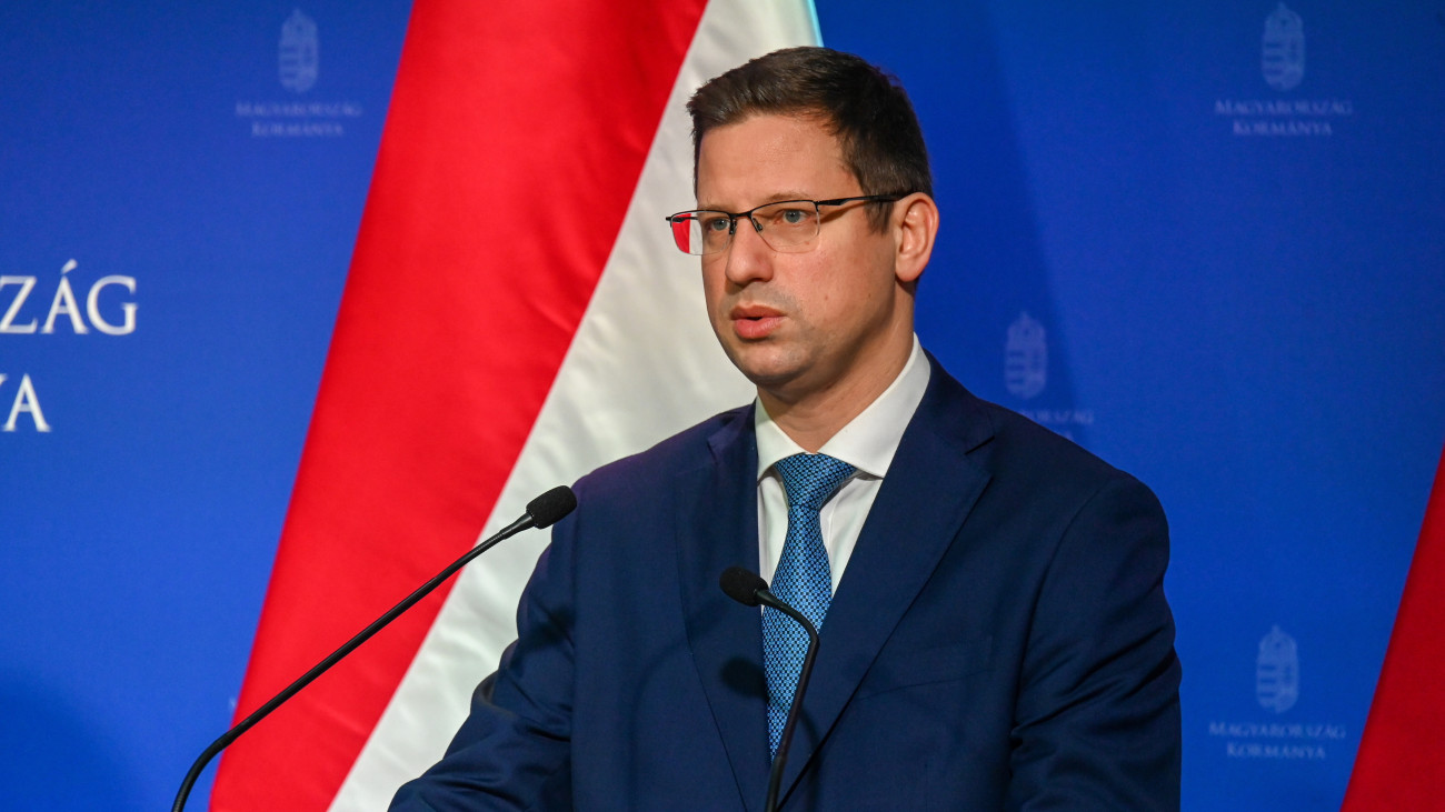 Gulyás Gergely a bombariadóról: nem függesztik fel a tanítást