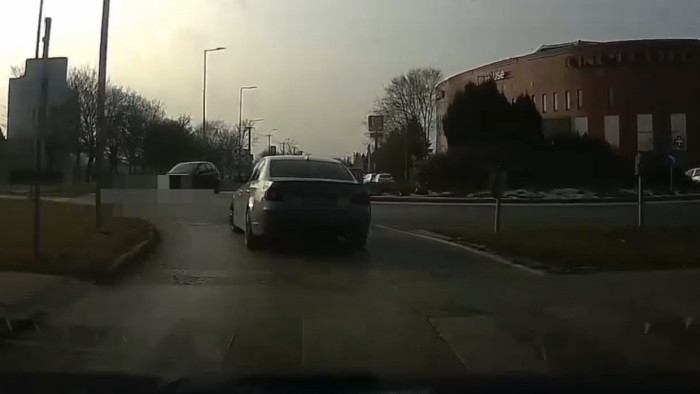 Megdolgoztatta a rendőröket a BMW-s ámokfutó – videó