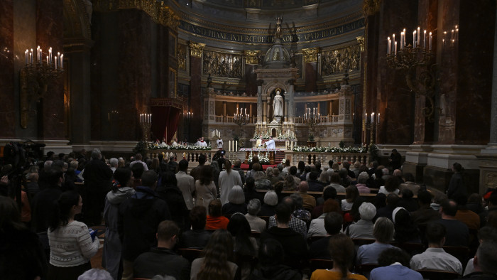 Erdő Péter: Jézus feltámadása mutatja meg az ember igazi értékét