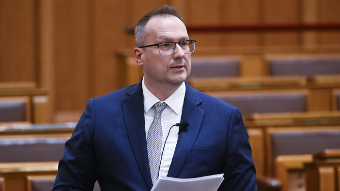 A Digitális Állampolgárság Program kiterjesztését javasolja a kormány, akadnak ellenzők