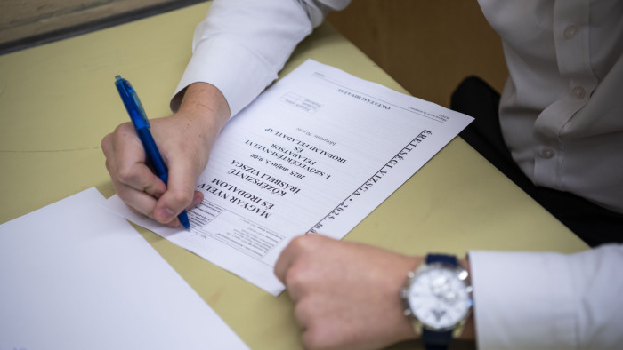 Néhány nap, és kezdődnek az őszi érettségik